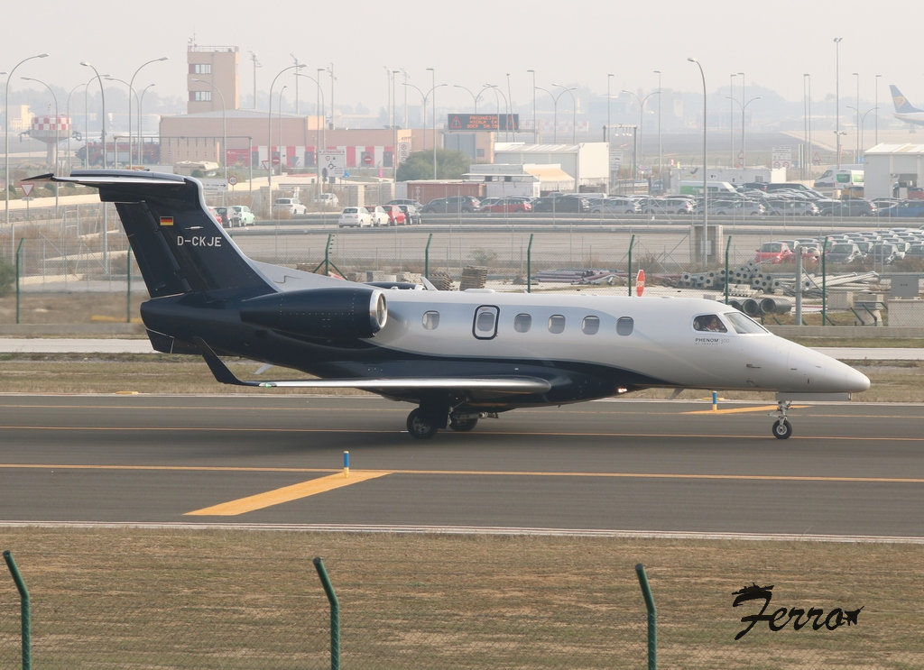 Embraer Phenom 300